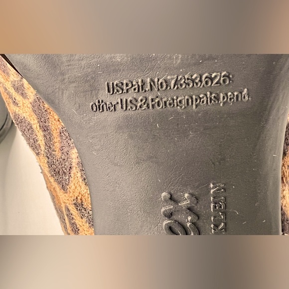 Cute Anne Klein Heels Size 6.5 Med Leopard Fabric-Patten Leather Heels-Preowned - Picture 8 of 16